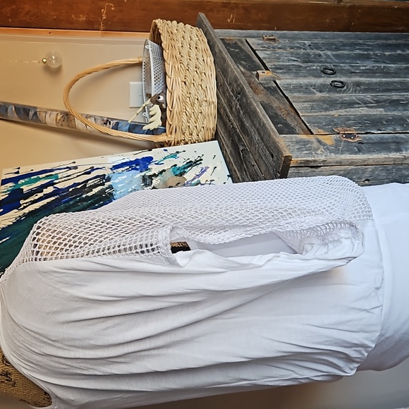 White office blouse with cami under, netted front, fabric back, goldtone button - Picture 2 of 9